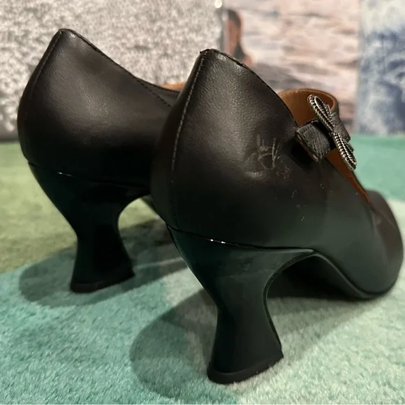 Fluevog LIKE NEW Poser Darla black asymmetrical buckle heel w/ side cutout - 8 - Picture 4 of 16